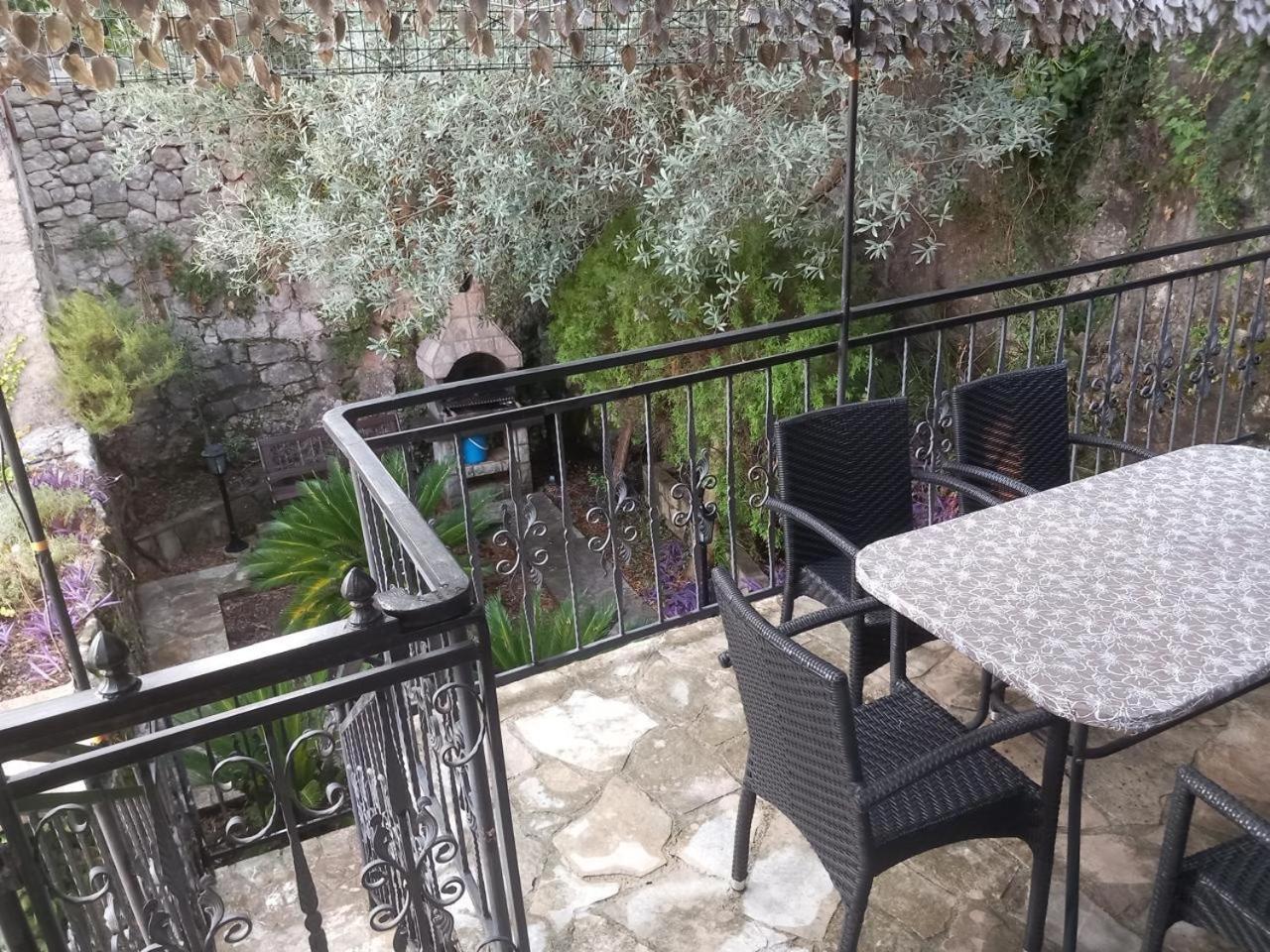 Holiday Home Stone House Perast Dış mekan fotoğraf