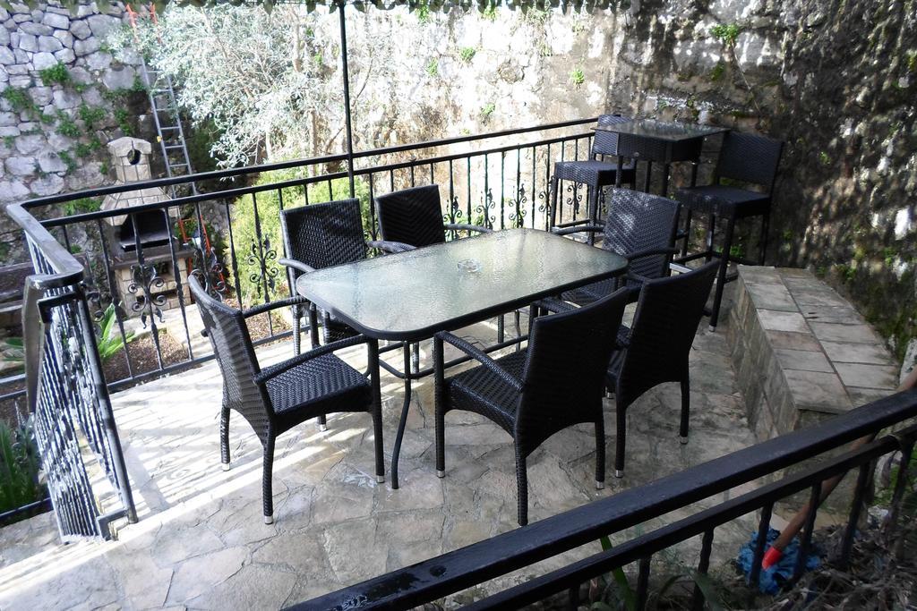Holiday Home Stone House Perast Dış mekan fotoğraf